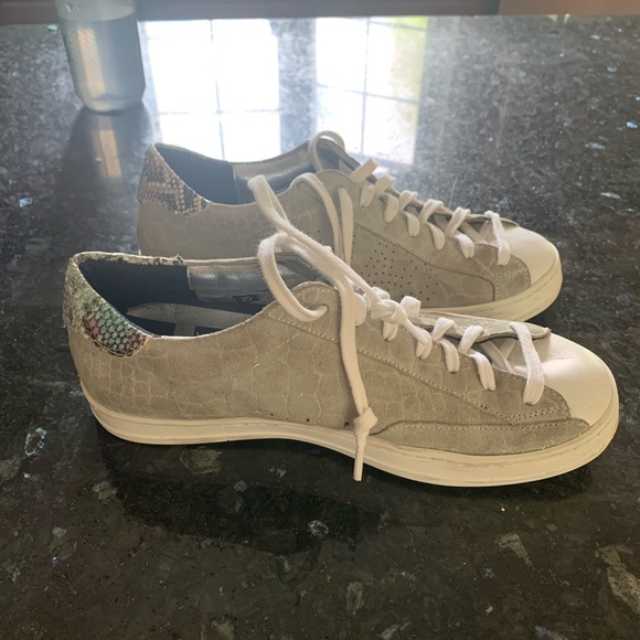 P448 size 39 - Picture 2 of 4